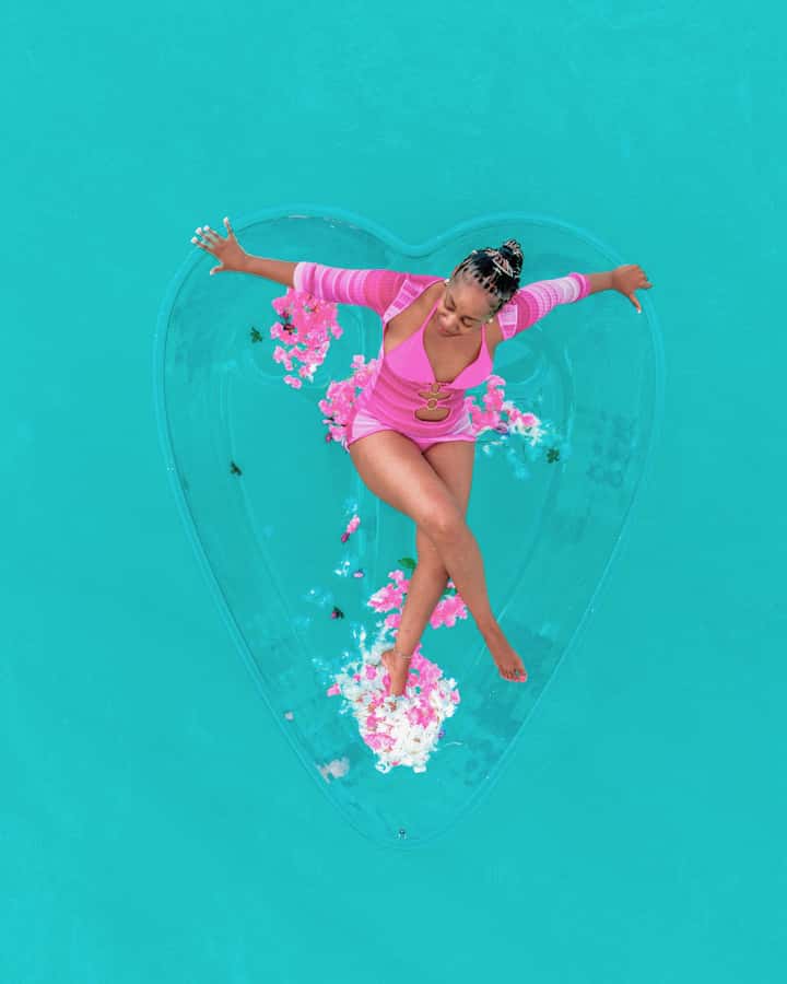 Zanzibar: Transparent Kayak and Drone (with Pickup Included) - A short paddle with a strong photo payoff
